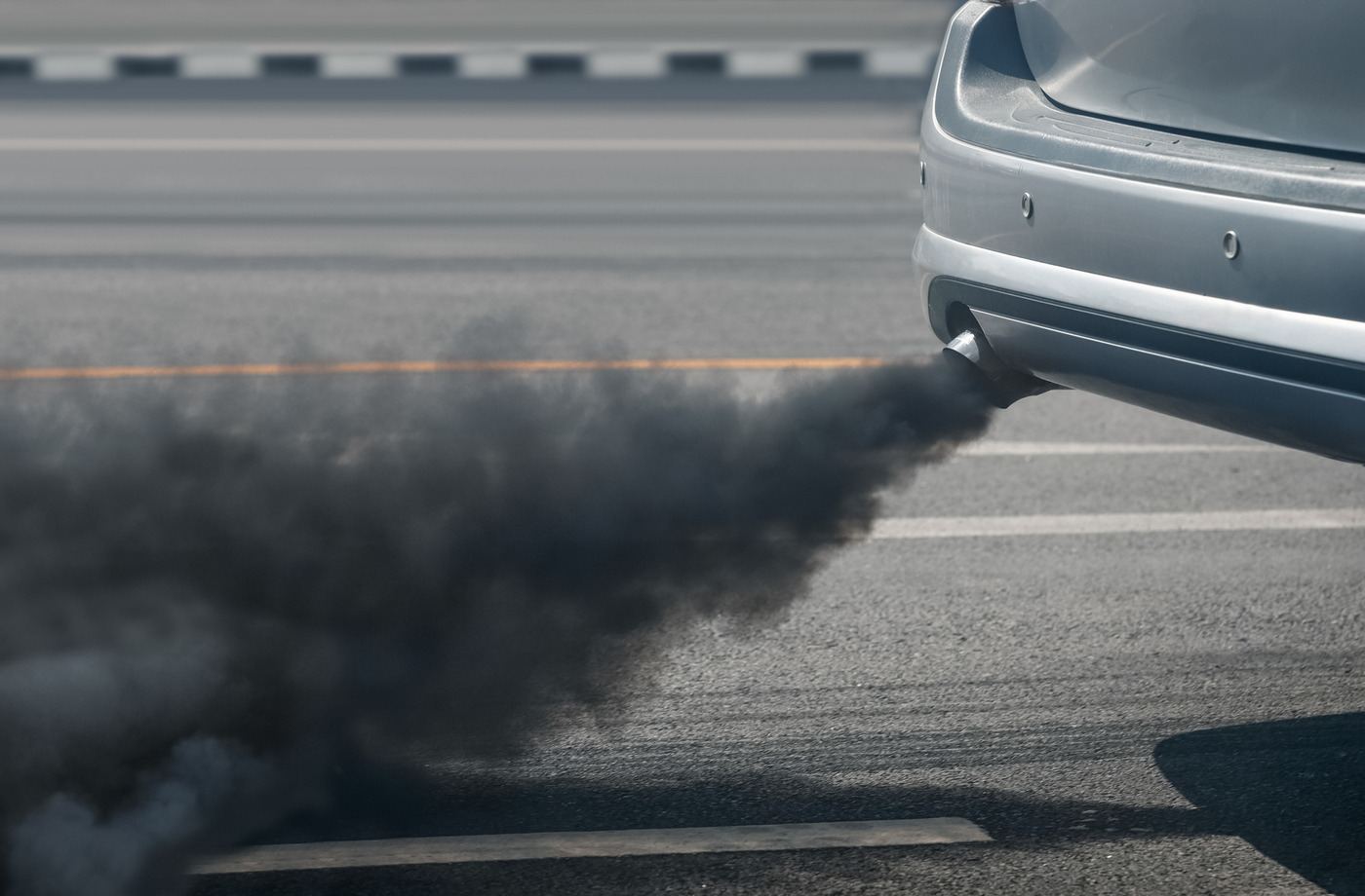 humo negro coche