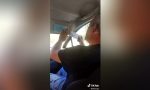 El curioso y arriesgado truco para el copiloto en los viajes de verano: no se aburrirá nunca